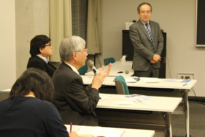 油井学長からの質問の様子