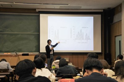 新井 学 准教授「心理学b」