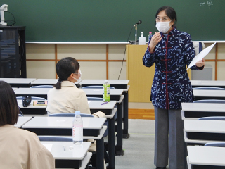 劉 穎（りゅう えい）／「中国語（上級）」、「中国語選択（上級）b」