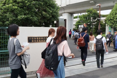 大学の隣駅、喜多見にある小田急電鉄喜多見検車区（電車基地）