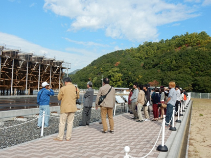 流下式塩田を見学