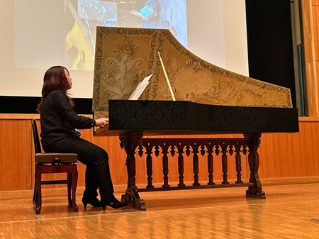 石川友香理氏 チェンバロ演奏の様子