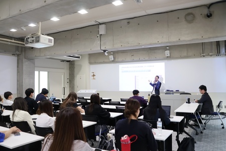 履修学生以外の学生も参加しました