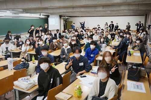 【学習・キャリア分科会】Zoom参加者も画面で一緒に集合写真