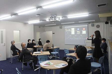 参加者の本学院生からも自身の就職活動について応答が行われました