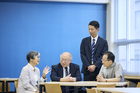 左から木村氏、境教授、谷氏、齋藤氏
