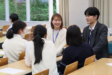 気になることを気軽に質問してもらいながら交流を深めました