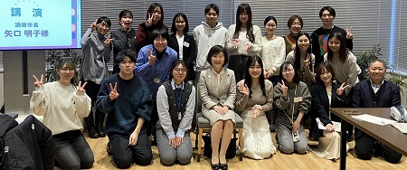 現地研修：酒田市 矢口市長を囲んで