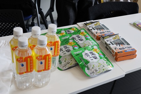 アンケートに回答してくれた参加者の方には防災グッズのプレゼントも
