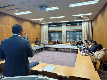 学生からの質疑応答もありました。