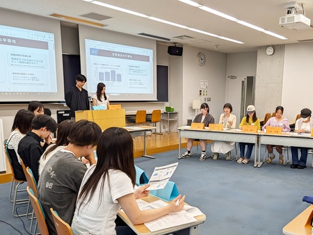 賛成・反対それぞれが立論を展開