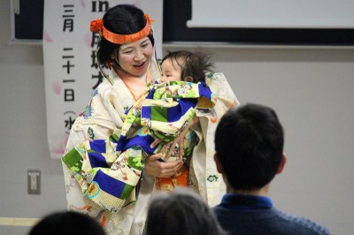 「木花咲耶姫」のラストには役者として垣澤さんの愛娘も登場。