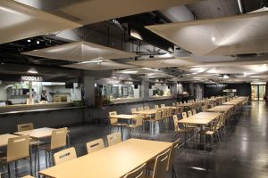 大学学生食堂の内装をリニューアル