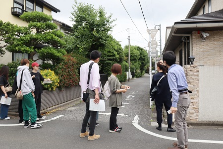 元々商店街用地として計画され、小さな区画で整備された6丁目の街路