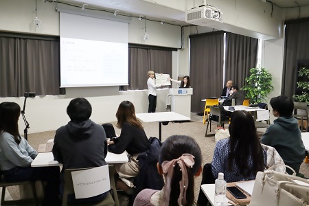 「そよみち」のプレゼンでは改善点を反映したオリジナルのチラシが示されました