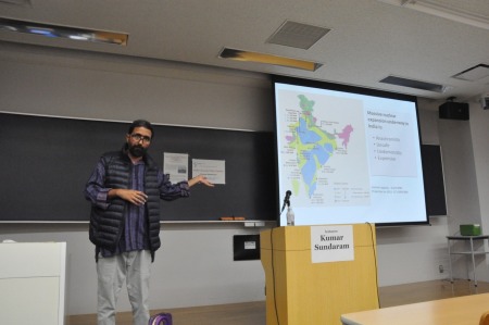 講演中のKumar Sundaram氏