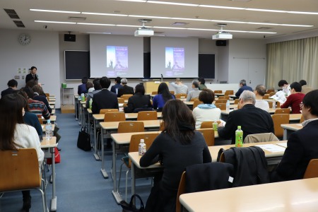 春休み中にもかかわらず学生を含む多くの方にご来場いただきました