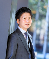 田谷 昂大 氏（成城大学卒業生/田谷漆器店代表/漆器プロデューサー）<br/>
（聞き手：成城大学 社会イノベーション学部 山本敦久 教授）<br/>
