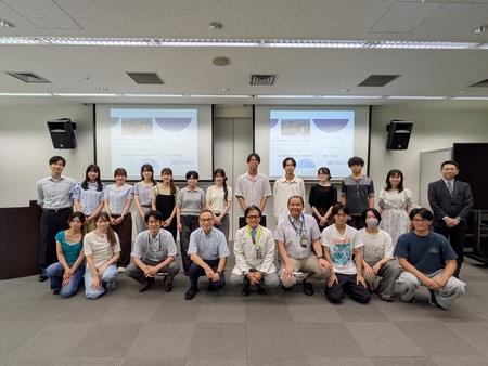 成育医療研究センターの先生方と成城大学の学生・教員