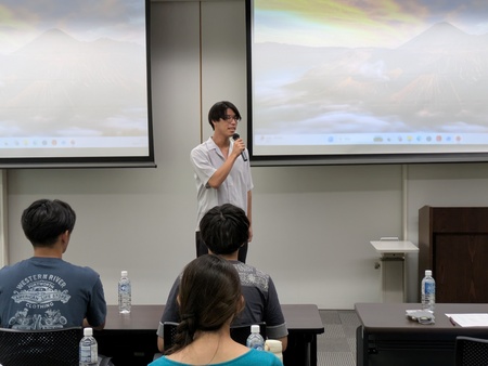 レクチャー後に本学学生から御礼の挨拶
