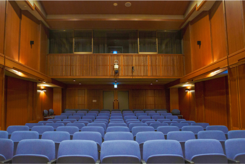 図書館 | Seijo Voice vol.54 | 成城ブリッジ 成城大学入試情報 図書館 | Seijo Voice vol.54 | 成城ブリッジ 成城大学入試情報